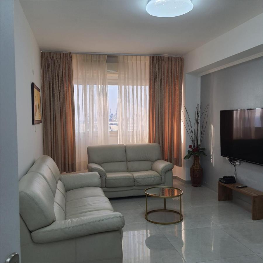 Lovely Three-Room Apartment Above The Promenade Ашдод Экстерьер фото