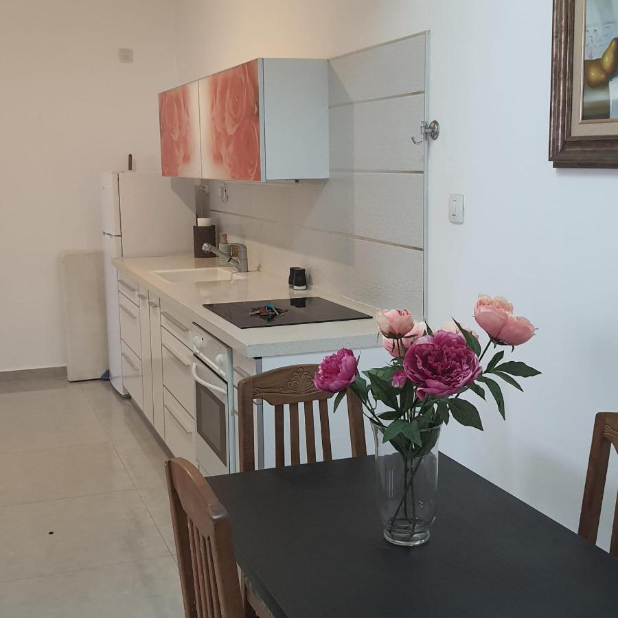 Lovely Three-Room Apartment Above The Promenade Ашдод Экстерьер фото
